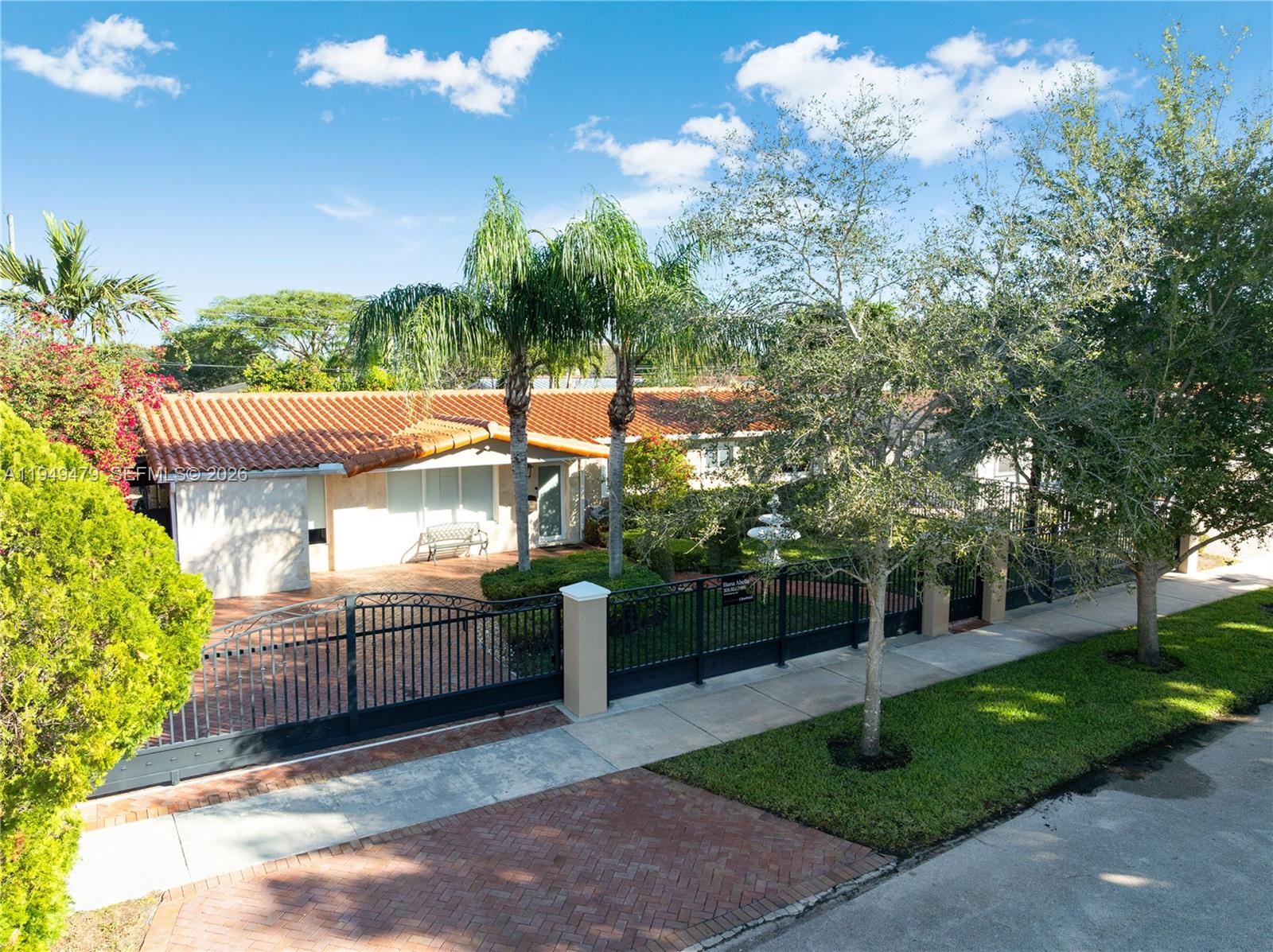 9461 SW 31st Ter Miami, FL 33165