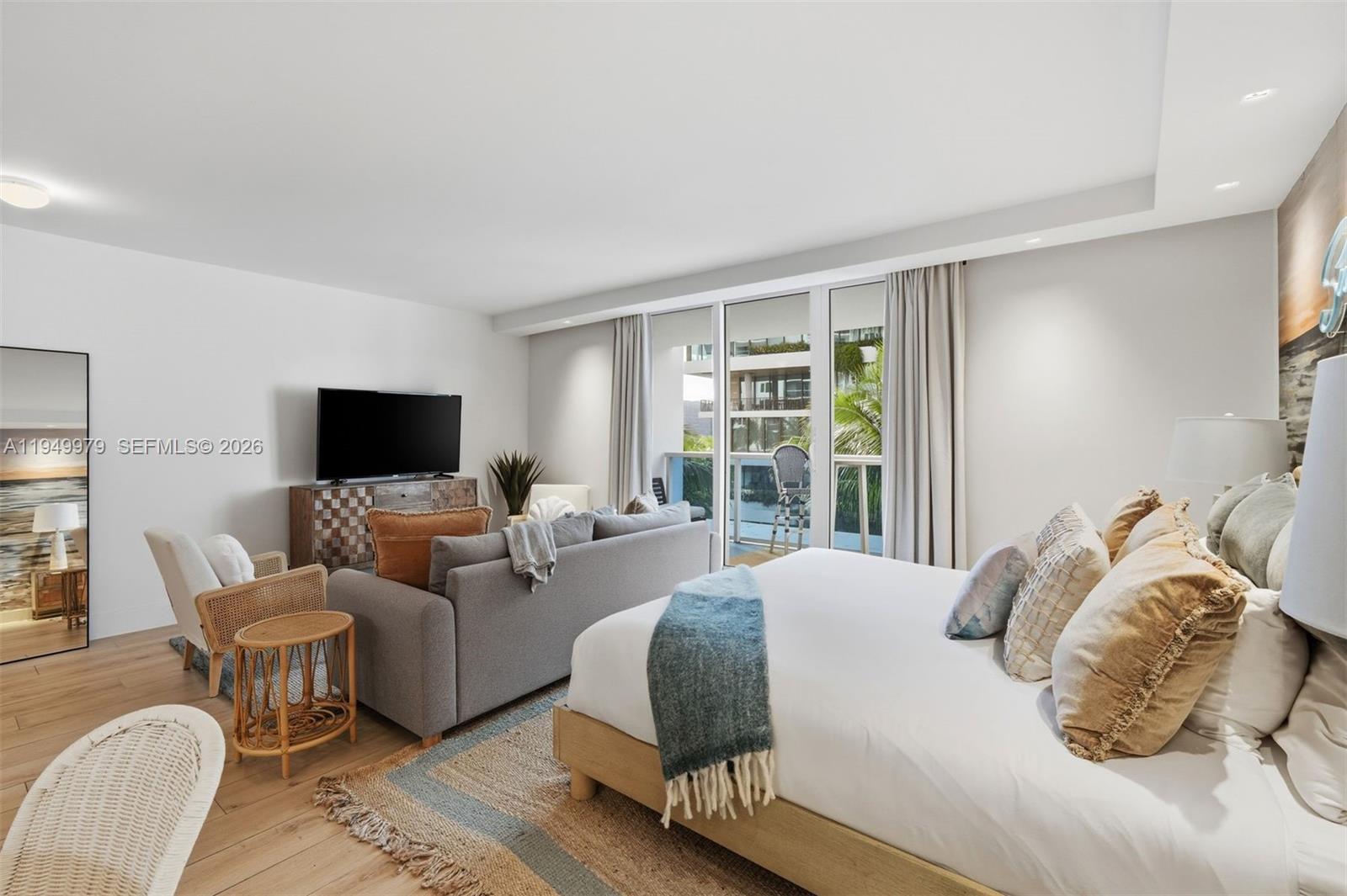 2301 Collins Ave #329 Miami Beach, FL 33139