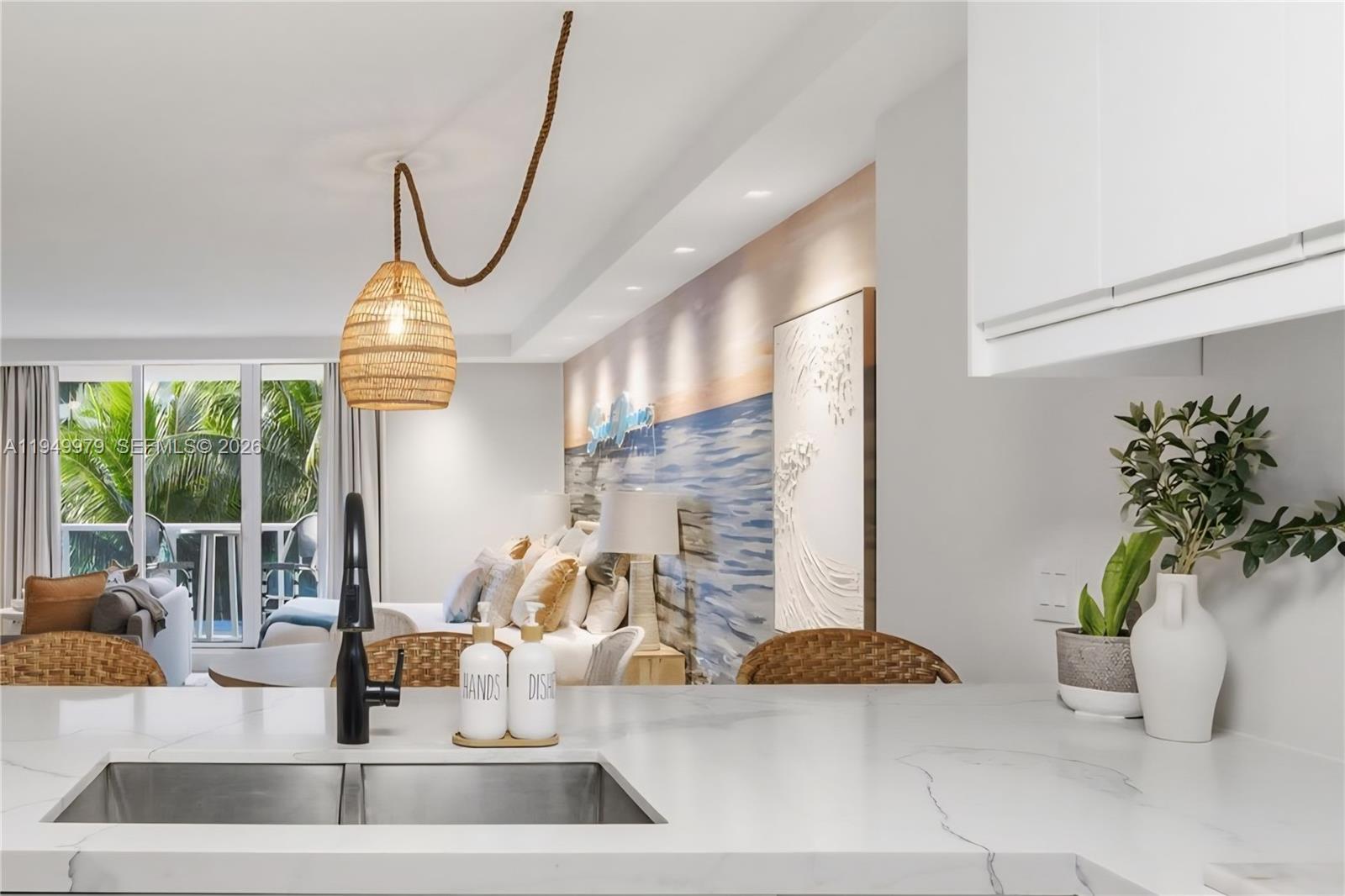 2301 Collins Ave #329 Miami Beach, FL 33139