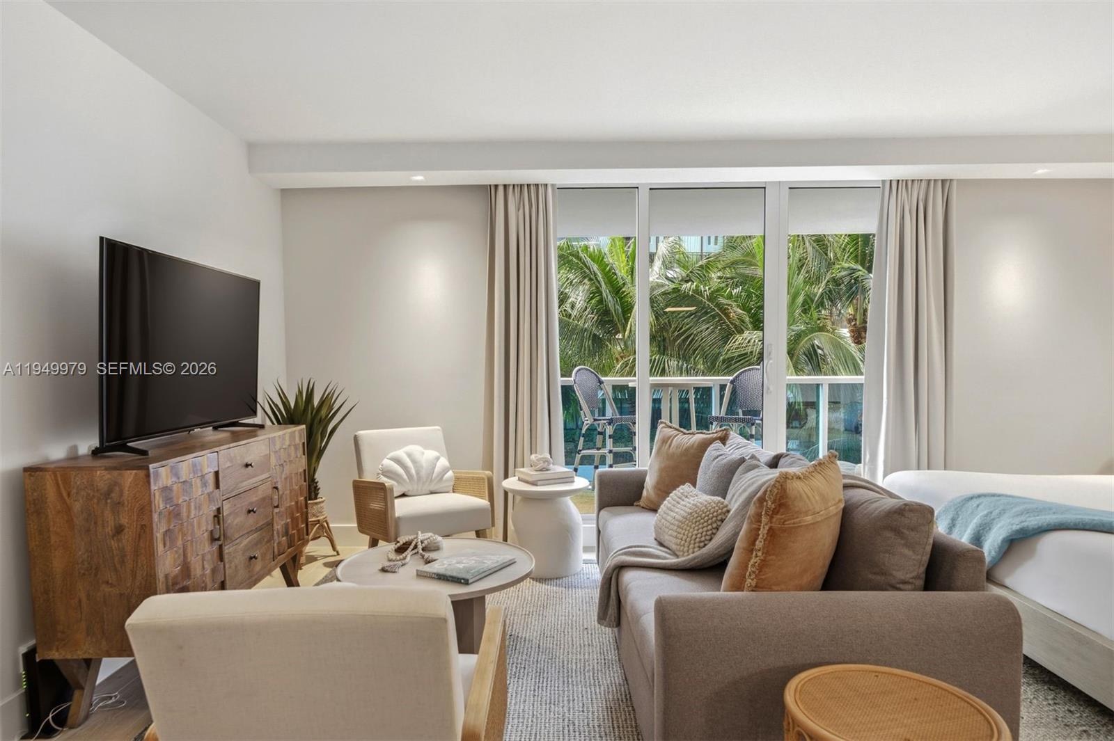 2301 Collins Ave #329 Miami Beach, FL 33139