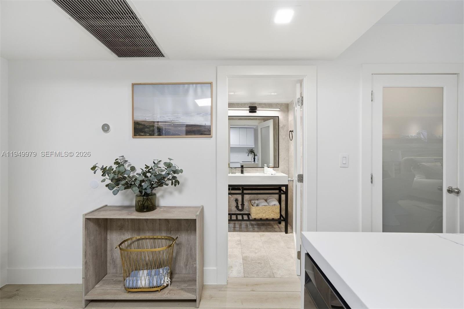 2301 Collins Ave #329 Miami Beach, FL 33139