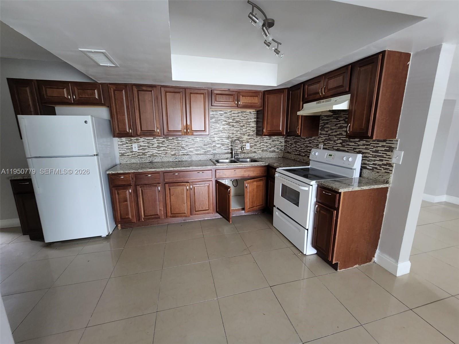 8301 NW 25th Ct Sunrise, FL 33322