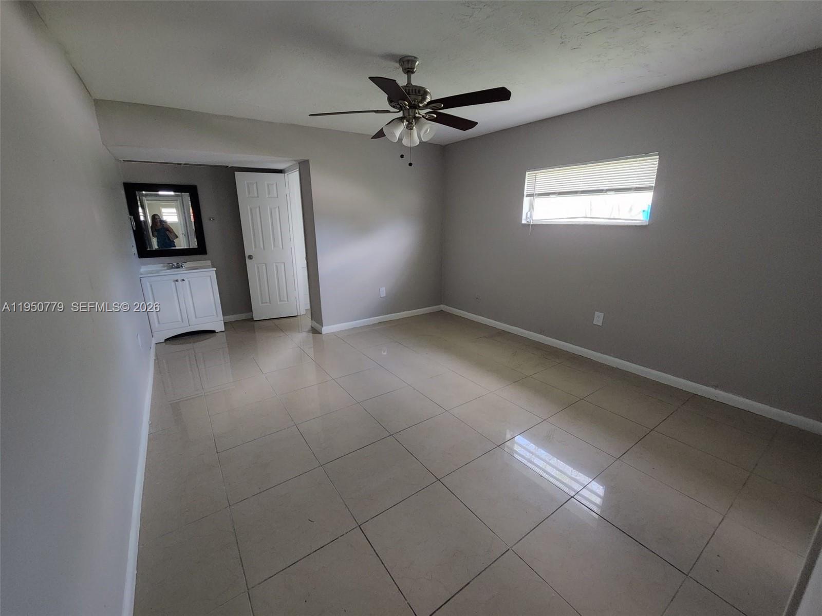 8301 NW 25th Ct Sunrise, FL 33322