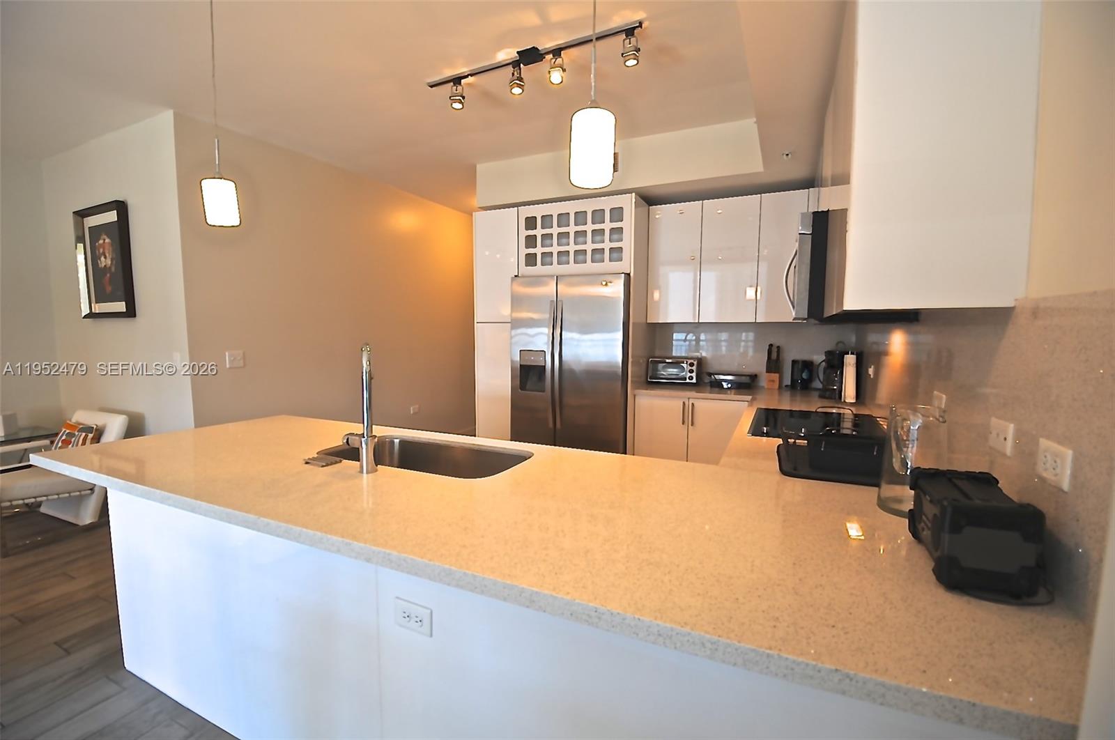 image Nine at Mary Brickell Village10