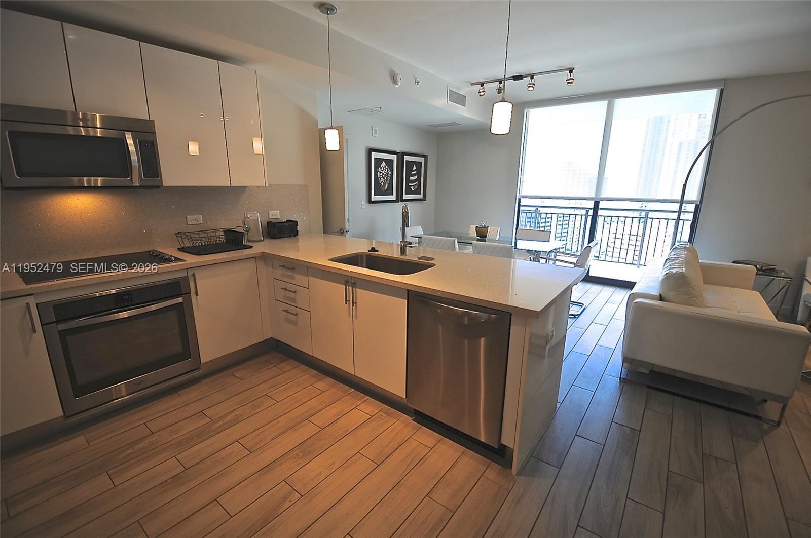 image Nine at Mary Brickell Village4