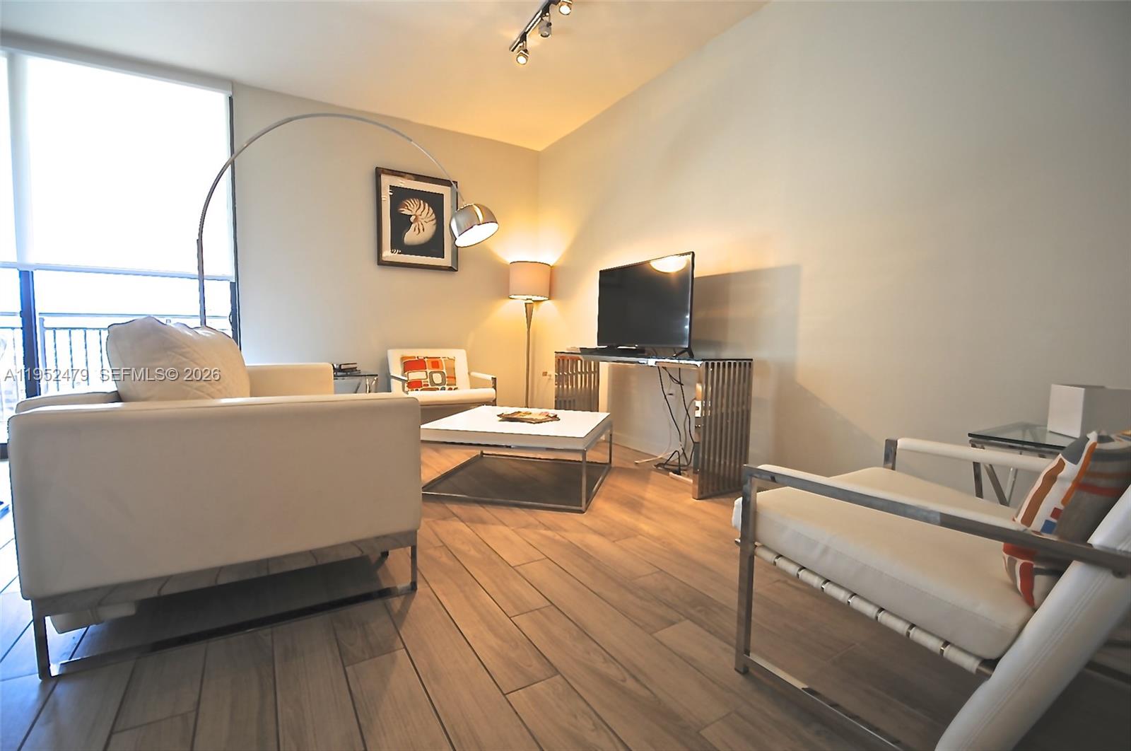 image Nine at Mary Brickell Village8