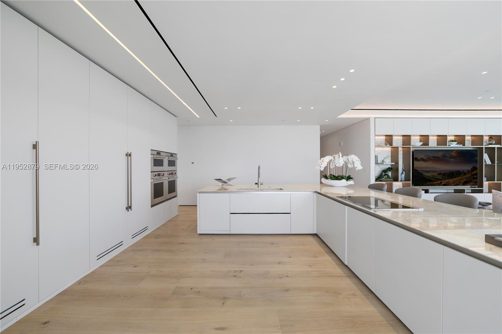 10203 Collins Ave #2701 Bal Harbour, FL 33154