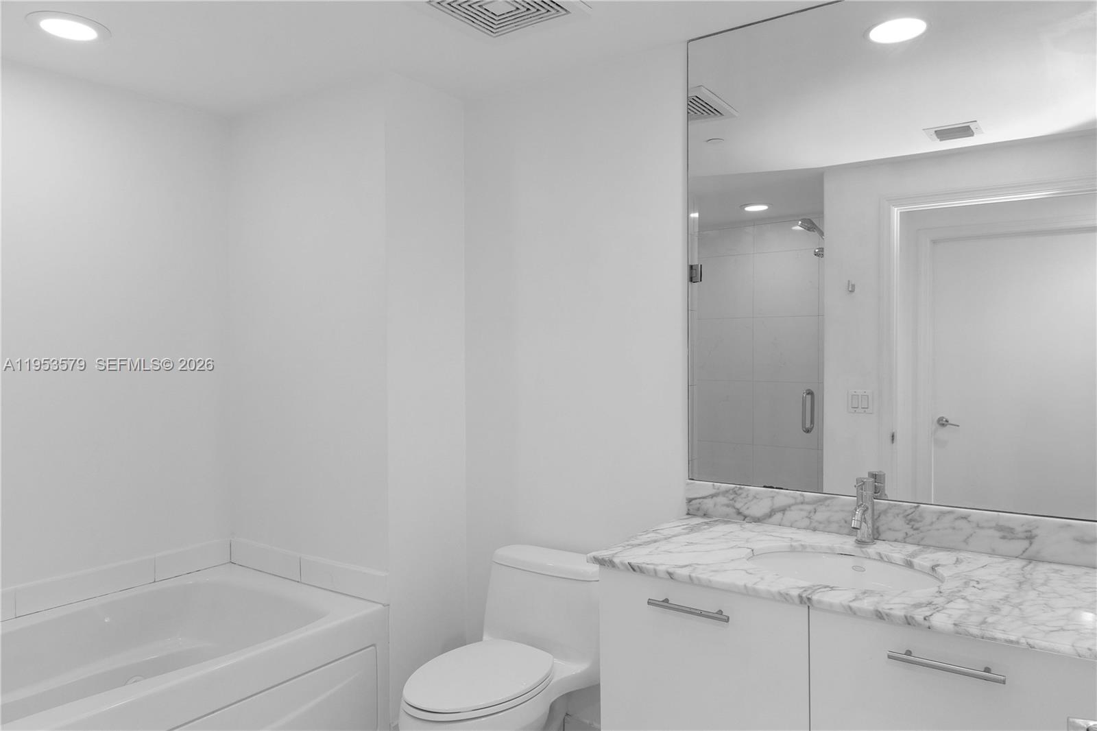 image 500 Brickell West12