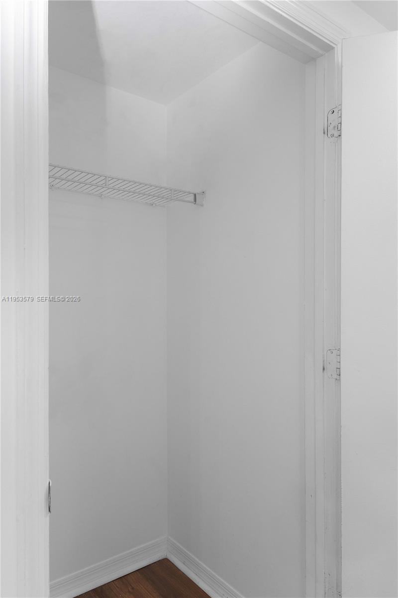 image 500 Brickell West14