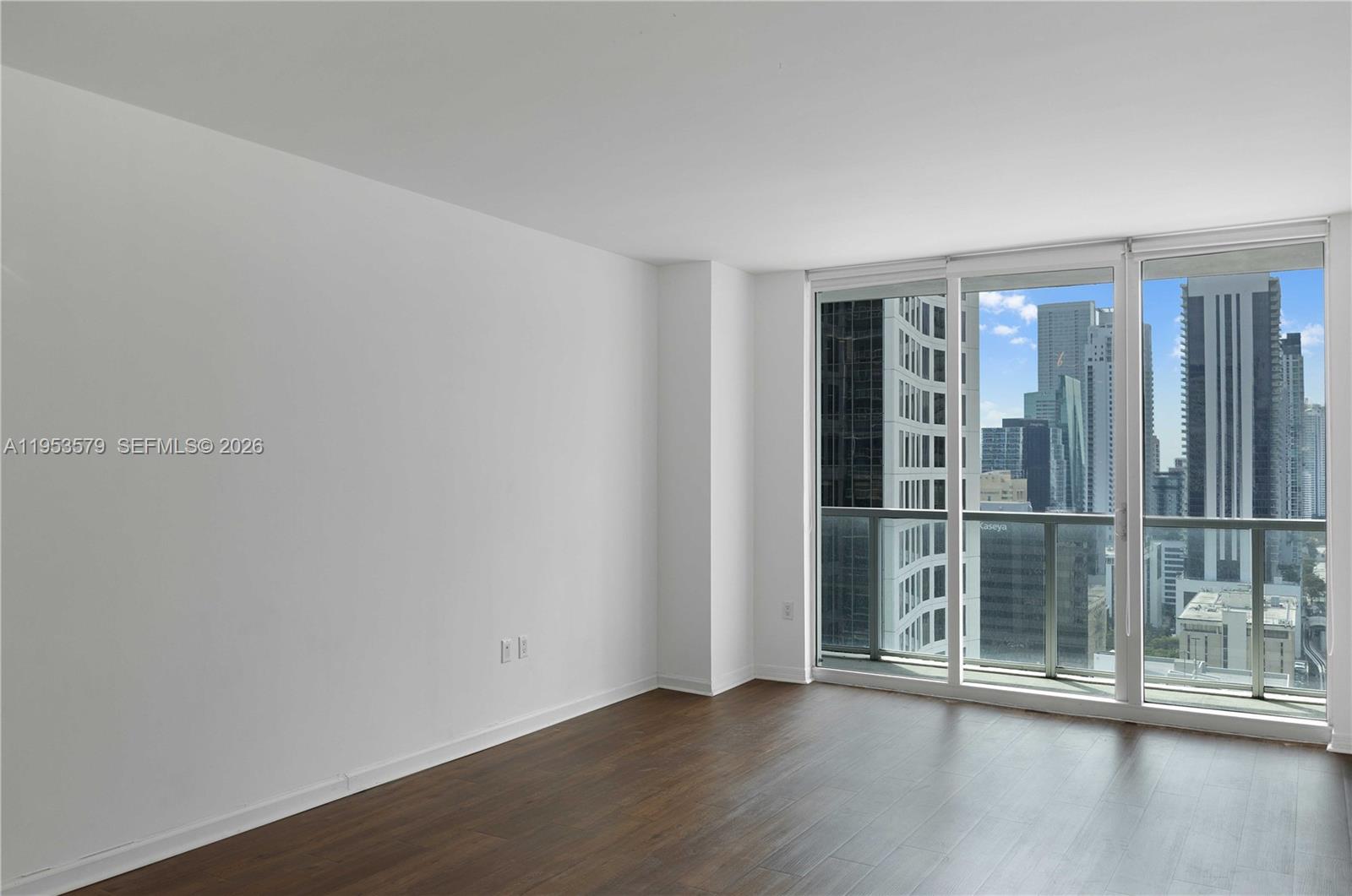 image 500 Brickell West4