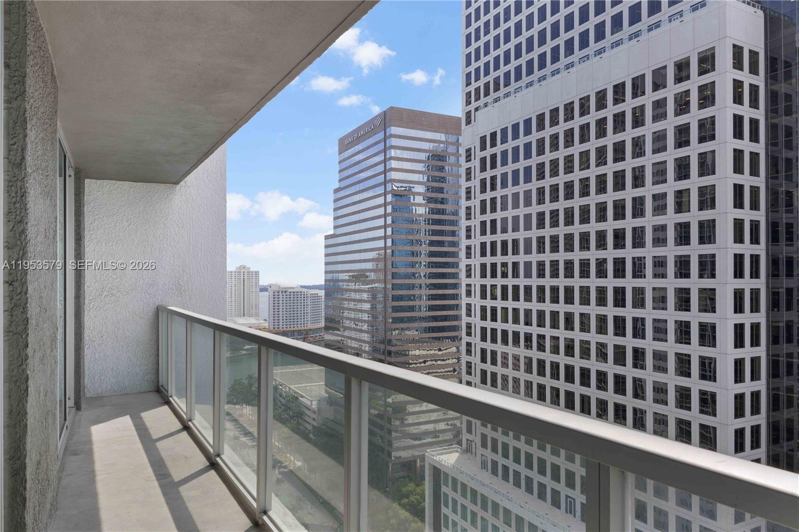 image 500 Brickell West7