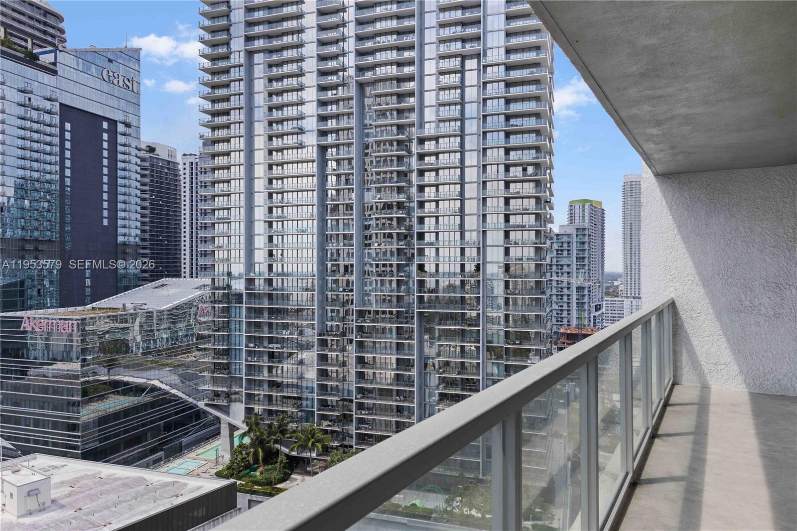 image 500 Brickell West8