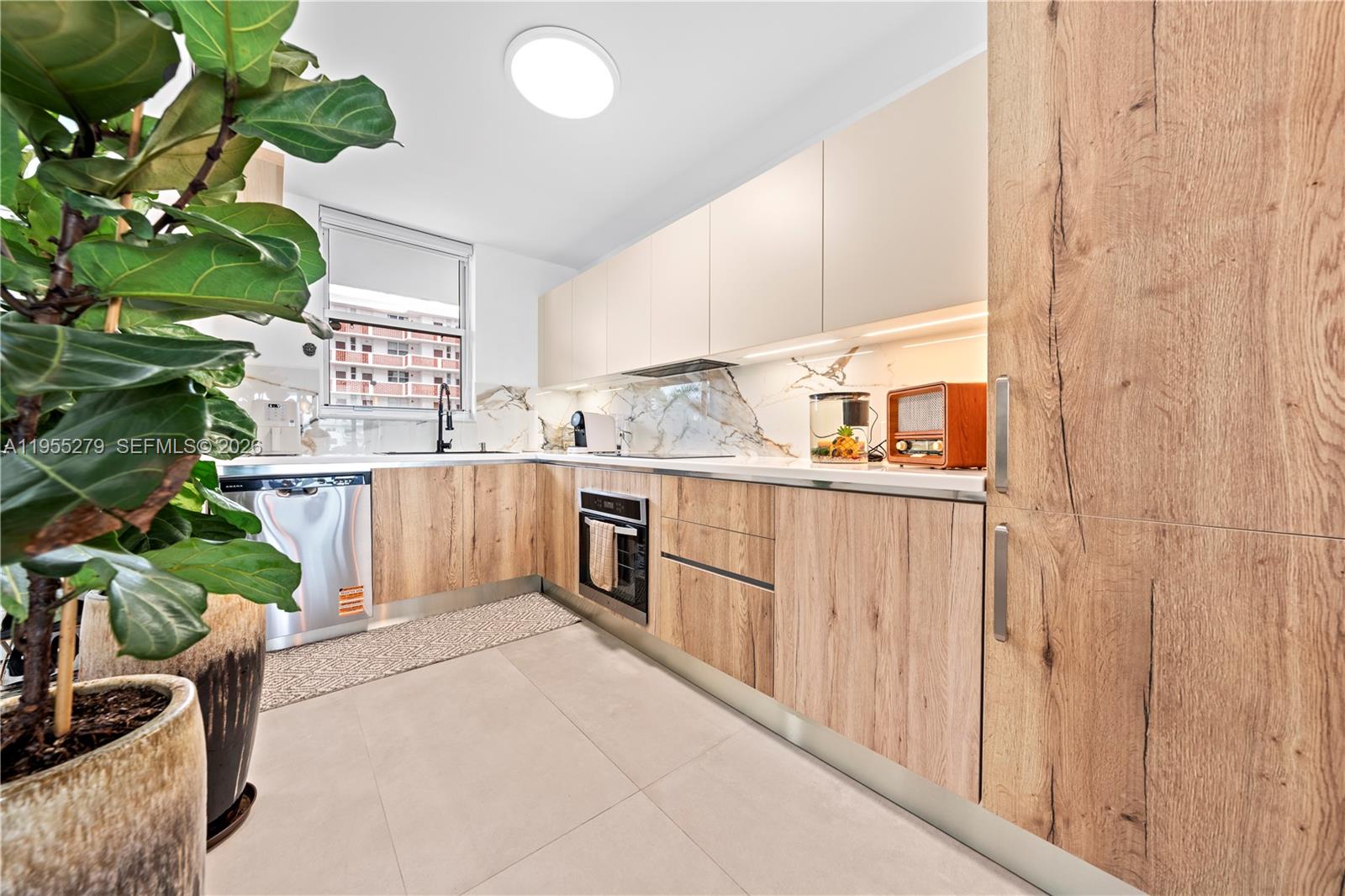 3703 NE 166th St #406