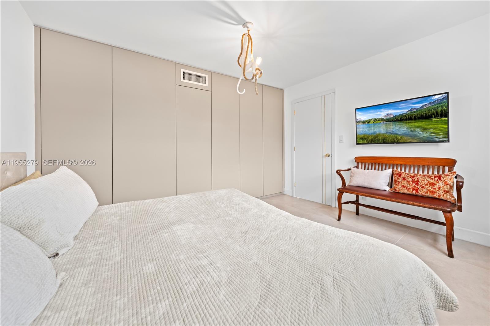 3703 NE 166th St #406 North Miami Beach, FL 33160