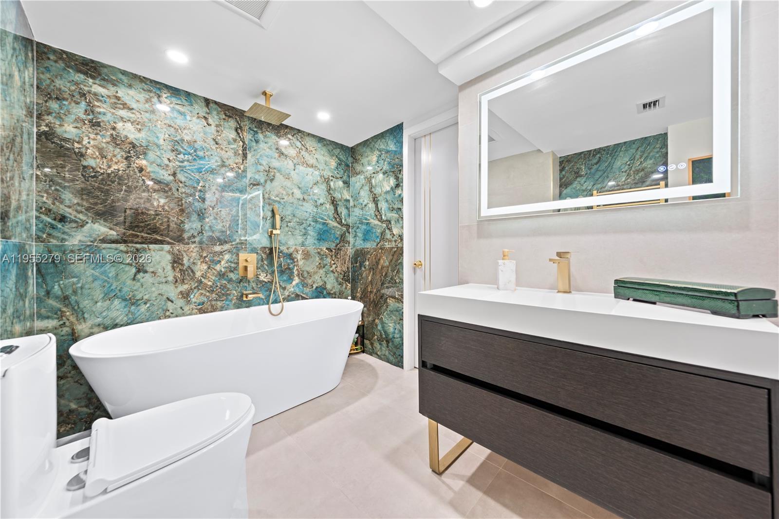 3703 NE 166th St #406 North Miami Beach, FL 33160