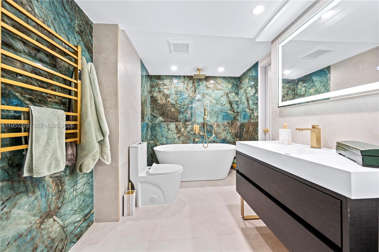 3703 NE 166th St #406 North Miami Beach, FL 33160