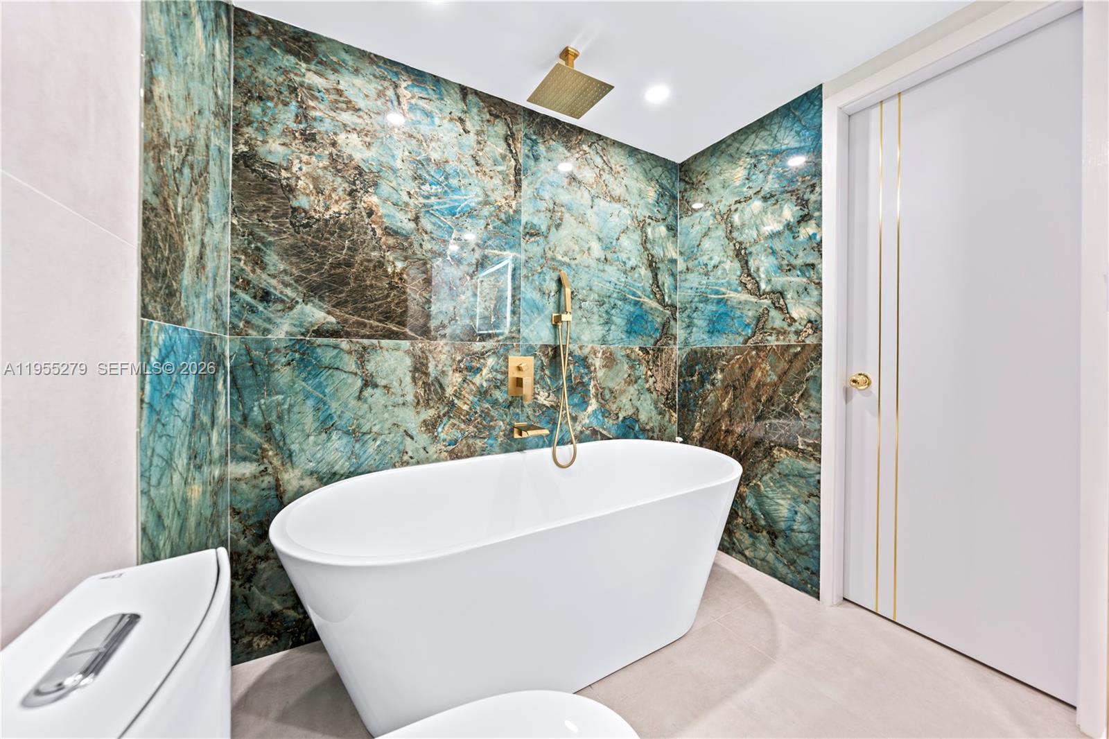 3703 NE 166th St #406 North Miami Beach, FL 33160