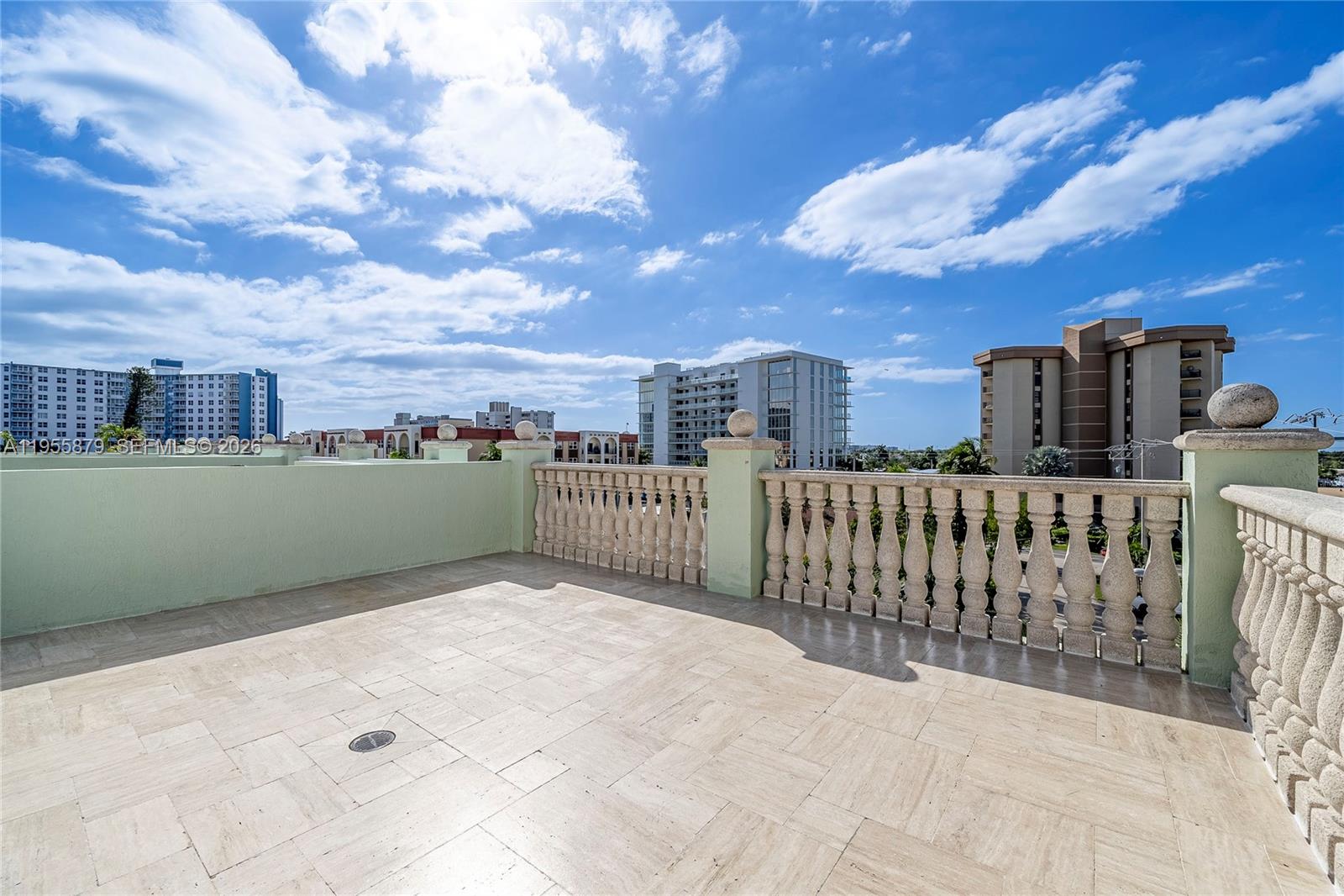 430 Sunset Dr Pompano Beach, FL 33062