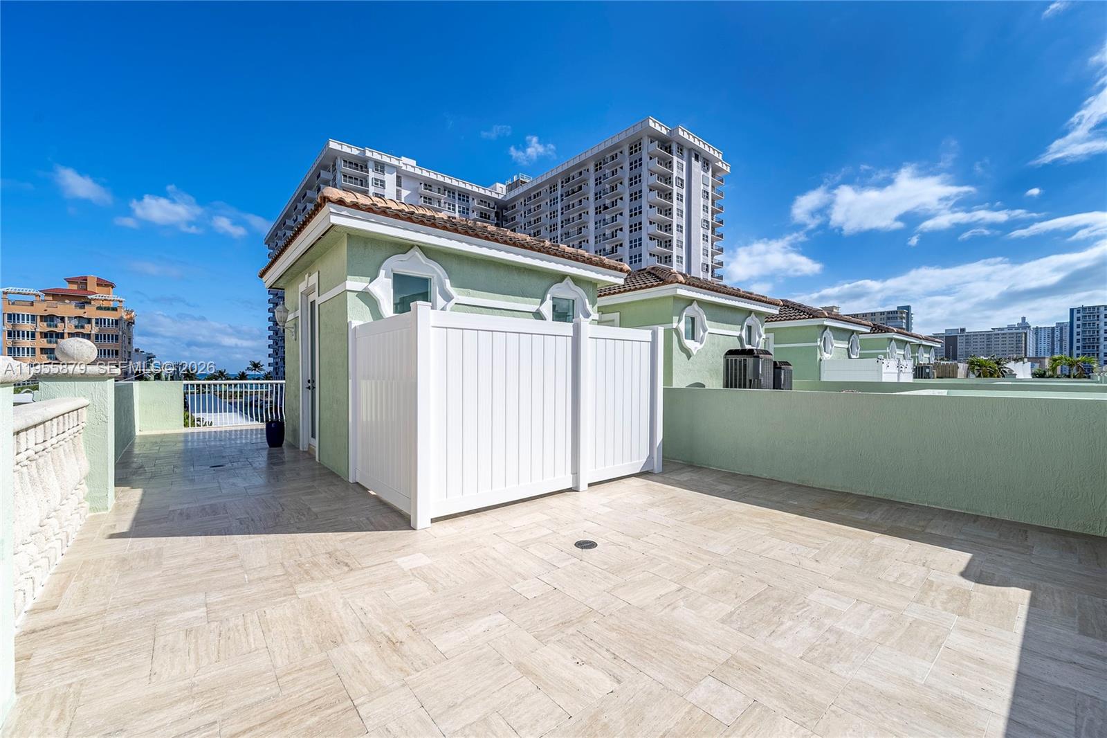 430 Sunset Dr Pompano Beach, FL 33062