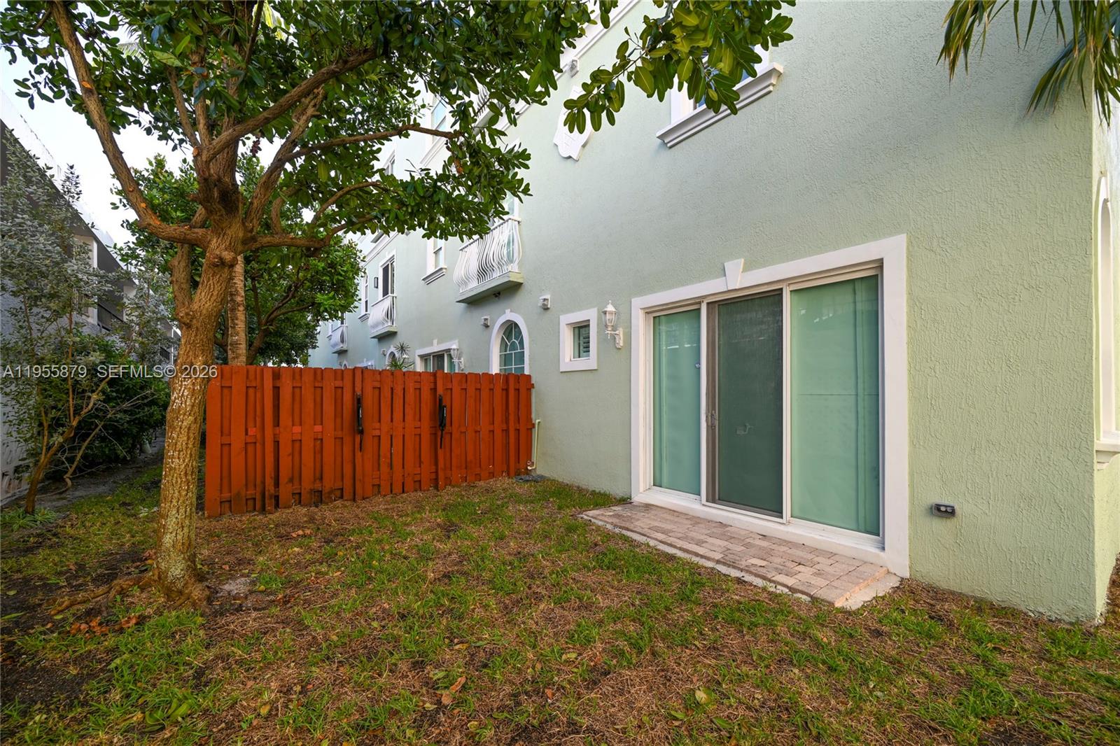 430 Sunset Dr Pompano Beach, FL 33062