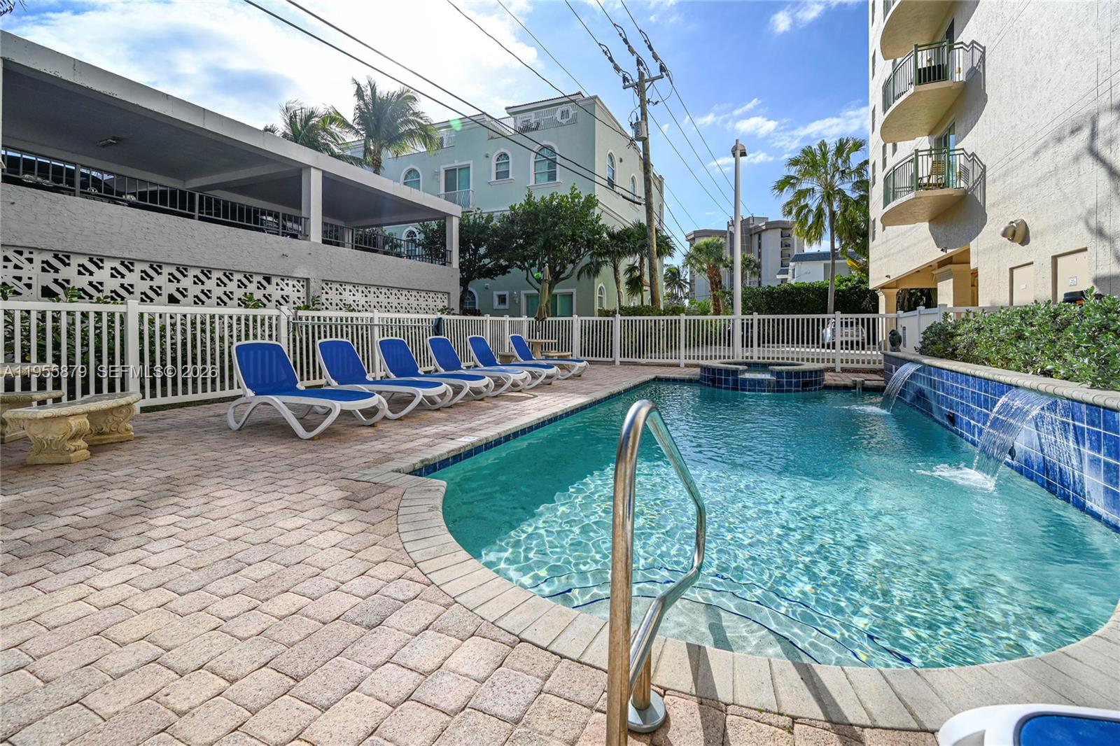 430 Sunset Dr Pompano Beach, FL 33062