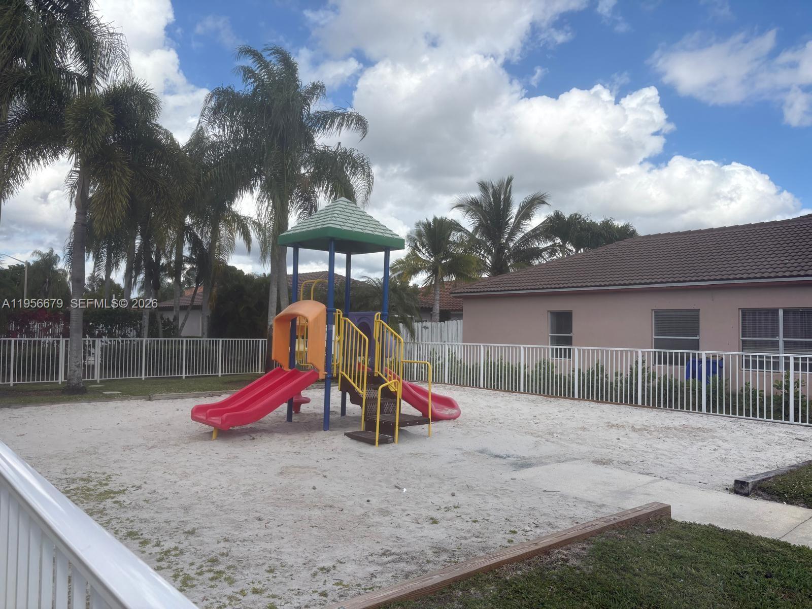 19249 NW 13th St Pembroke Pines, FL 33029