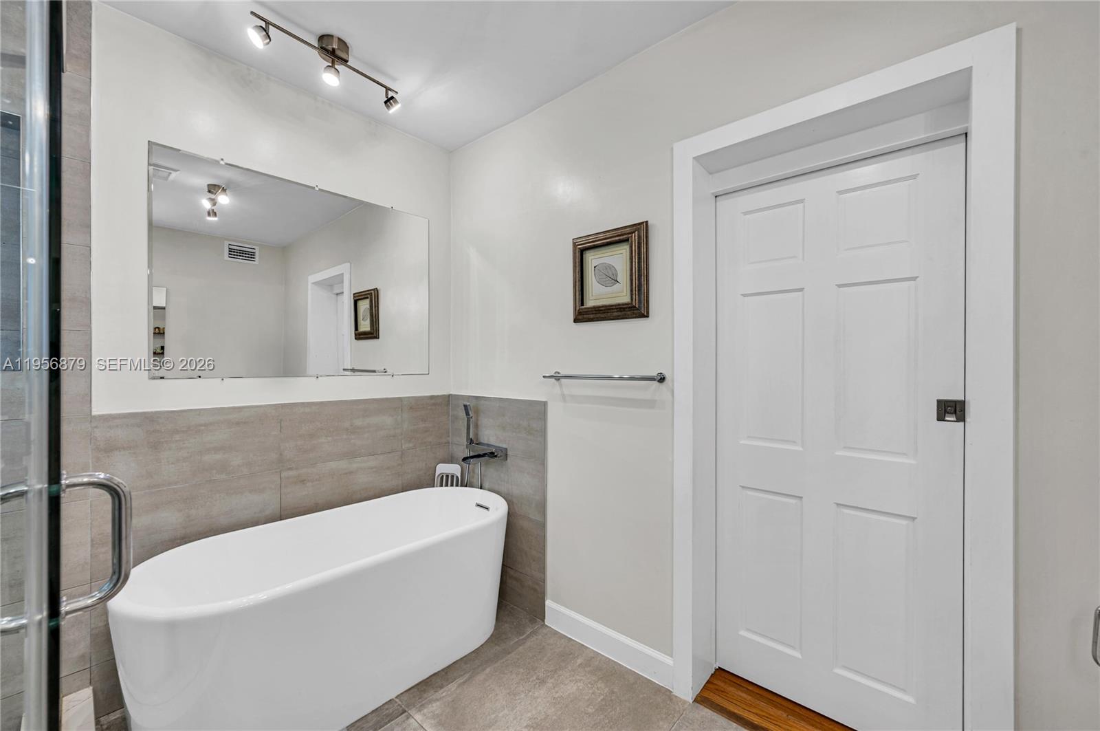 3535 W Glencoe St Miami, FL 33133