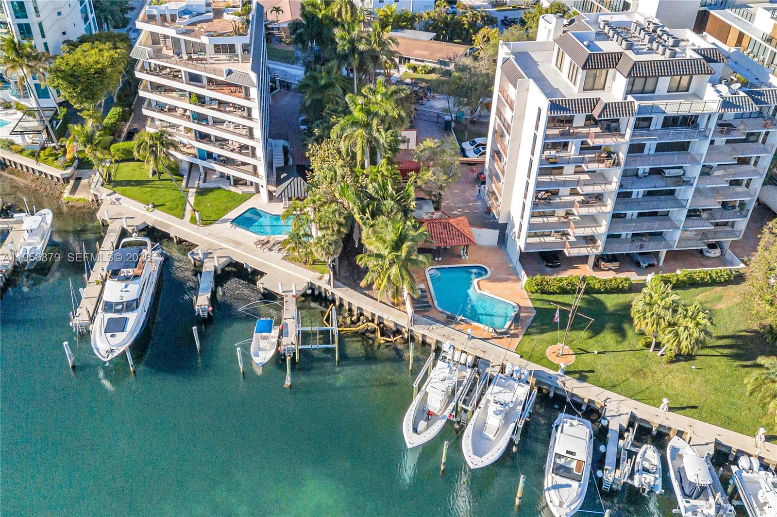 3535 W Glencoe St Miami, FL 33133