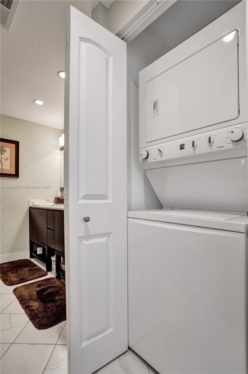 1301 E Hillsboro Blvd #307 Deerfield Beach, FL 33441