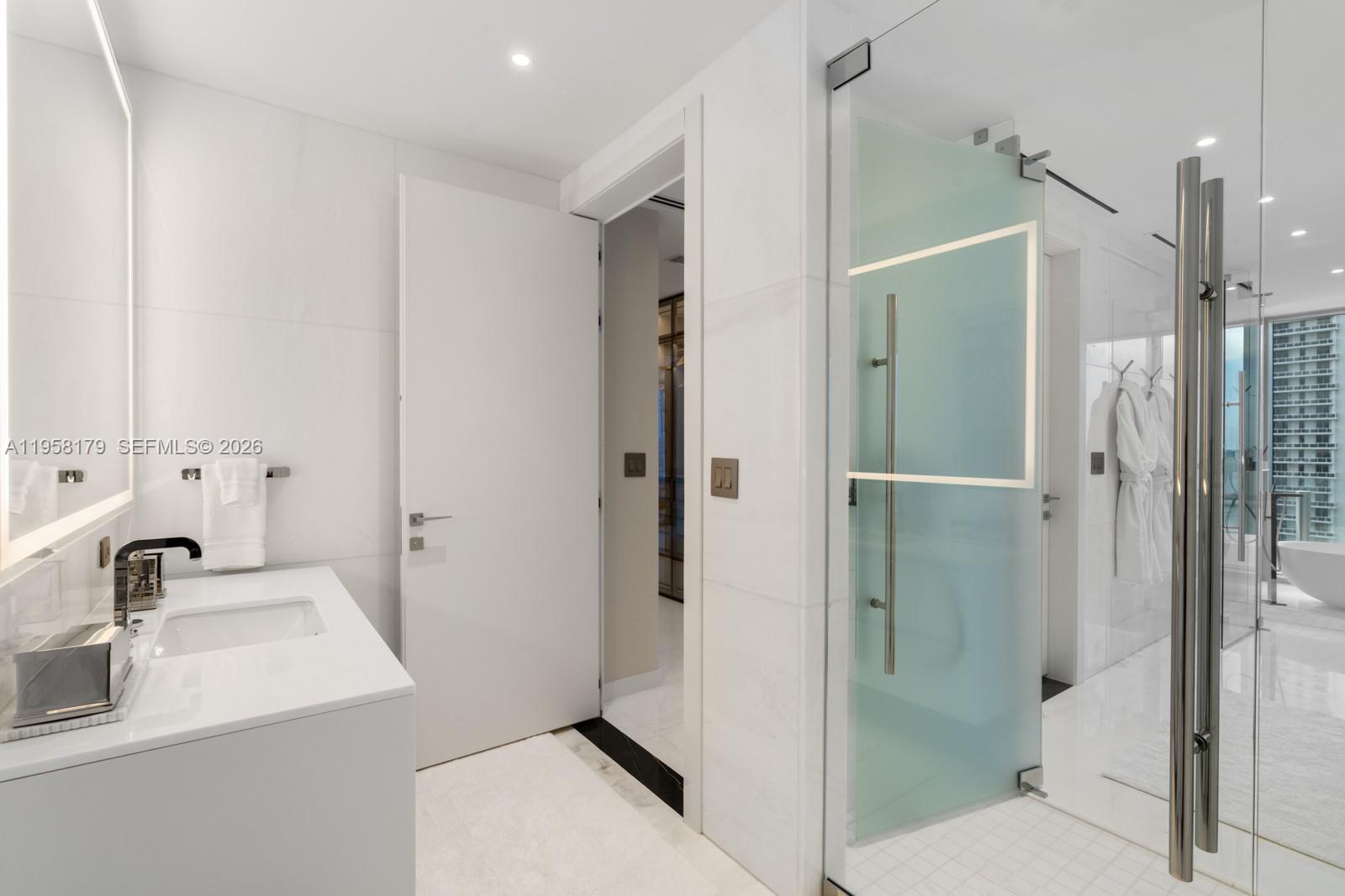 image Aston Martin Residences23