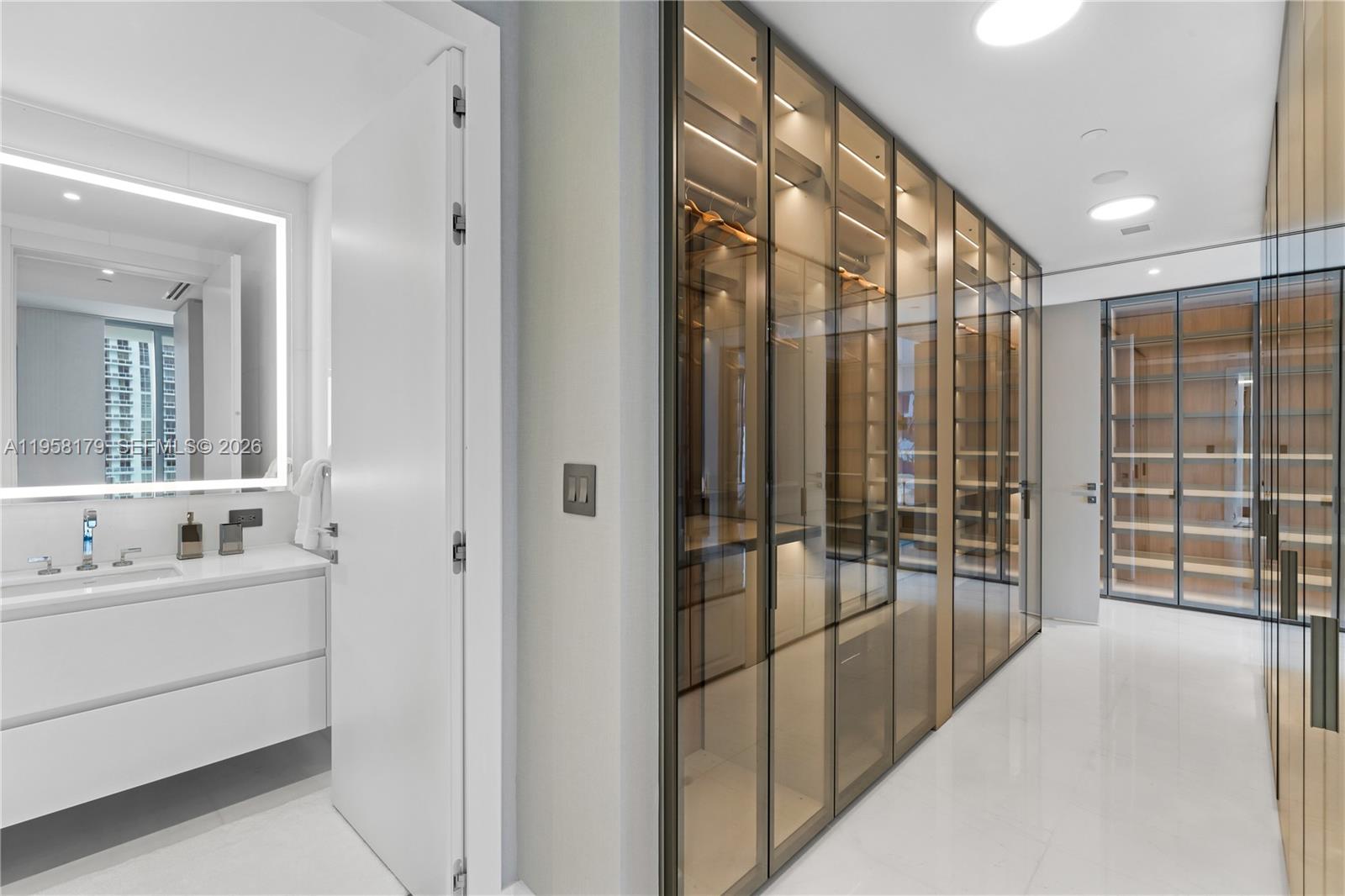 image Aston Martin Residences24