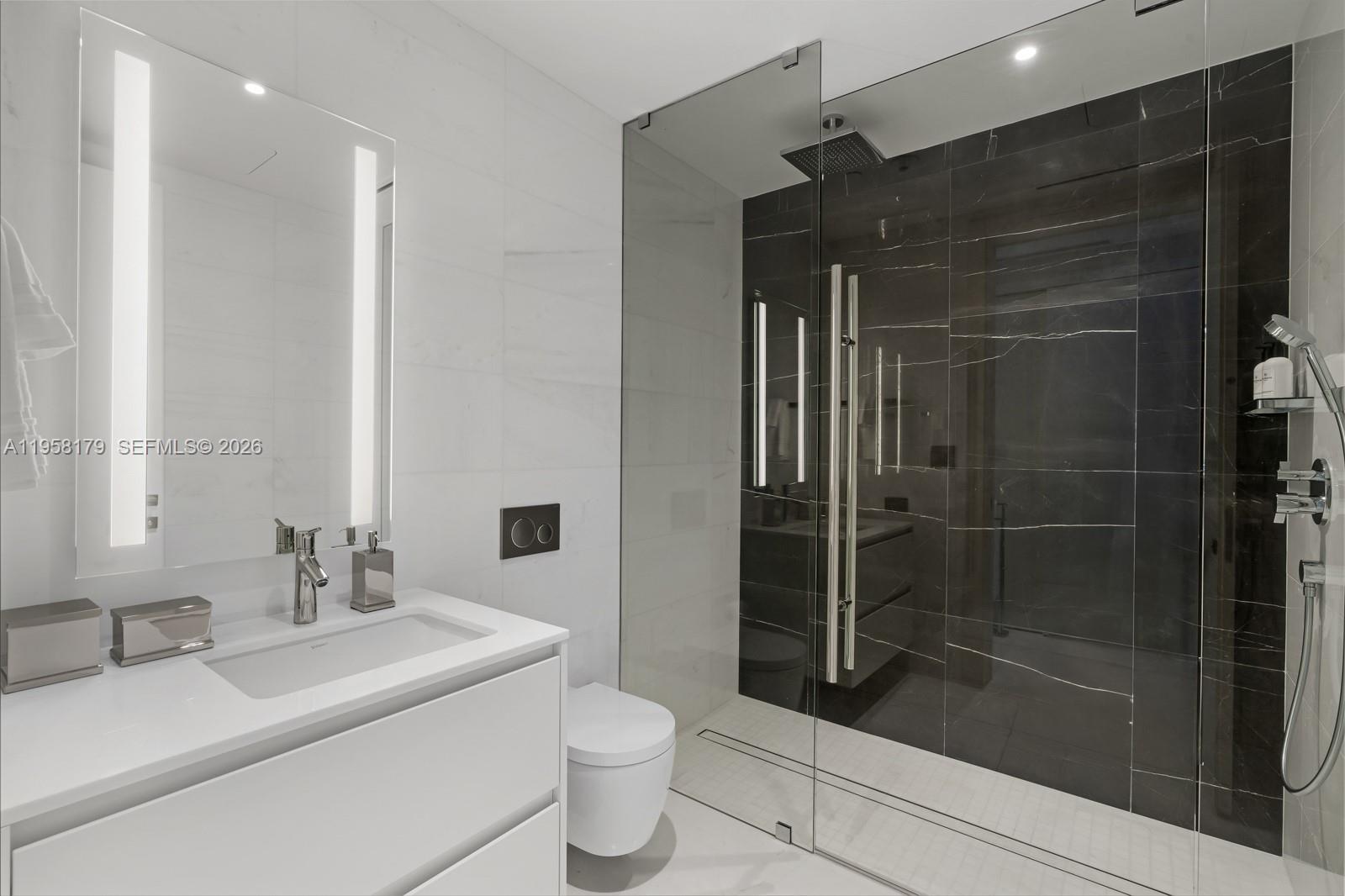 image Aston Martin Residences27