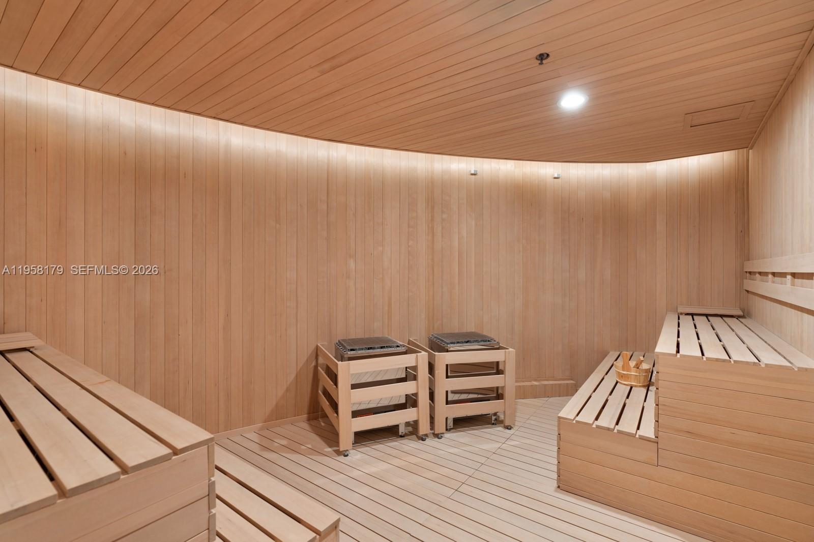 image Aston Martin Residences37