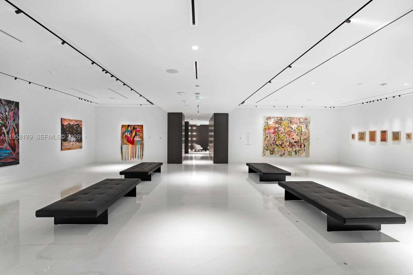 image Aston Martin Residences38