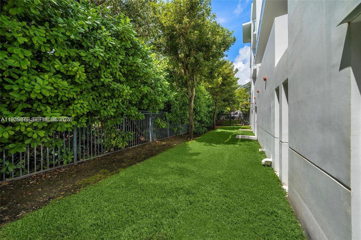 image Continuum South Beach South Tower46