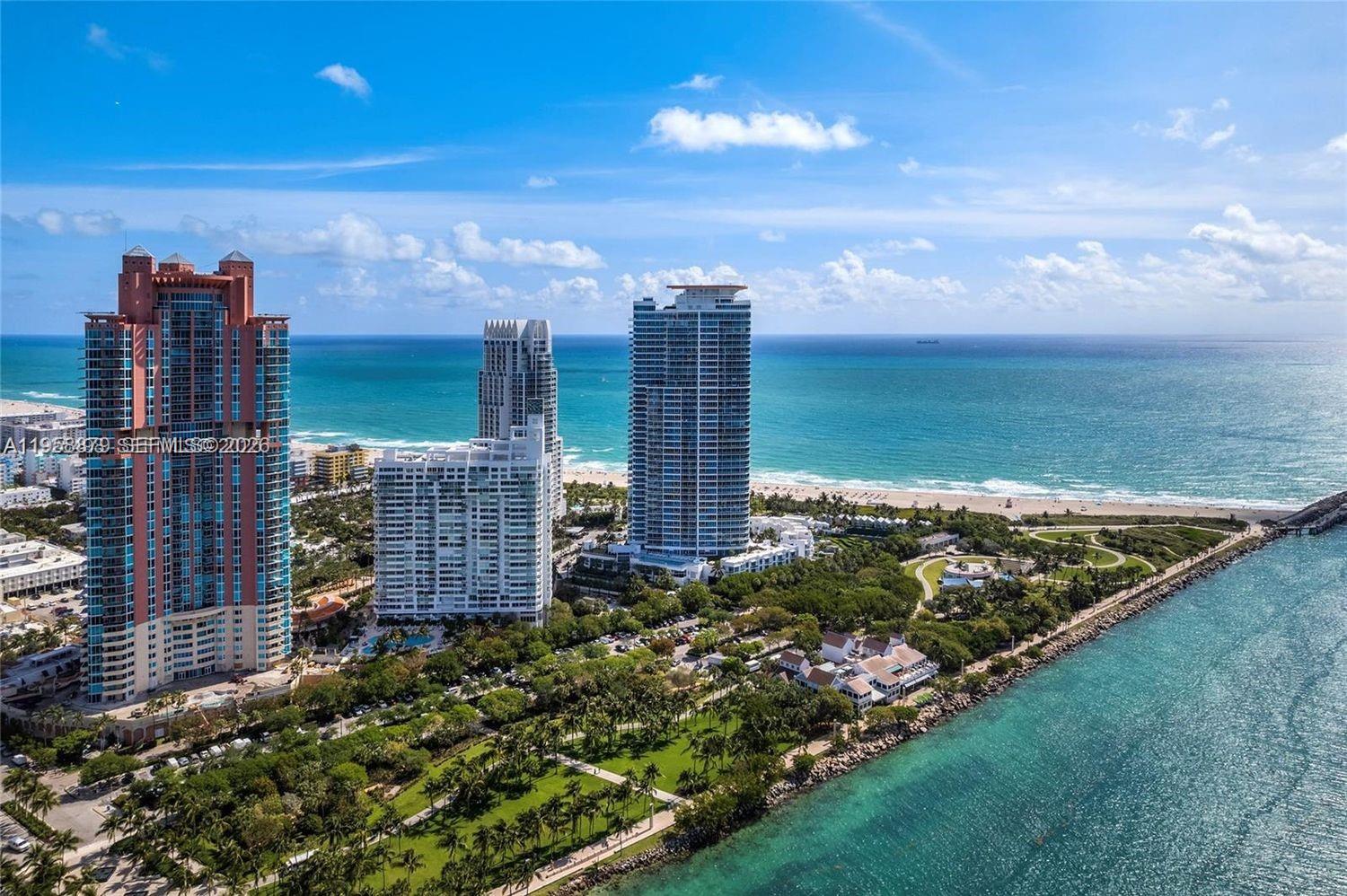 image Continuum South Beach South Tower60
