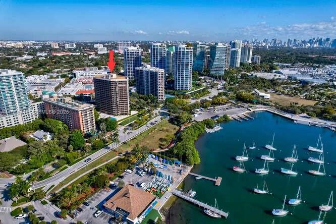 2901 S Bayshore Dr #17D