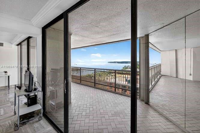 image Yacht Harbour12