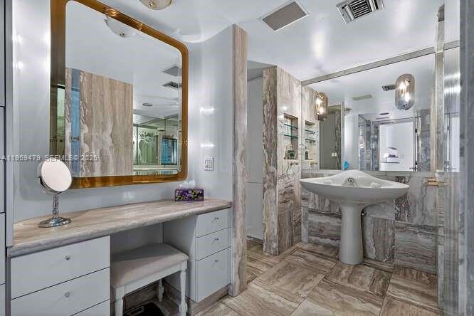 image Yacht Harbour15