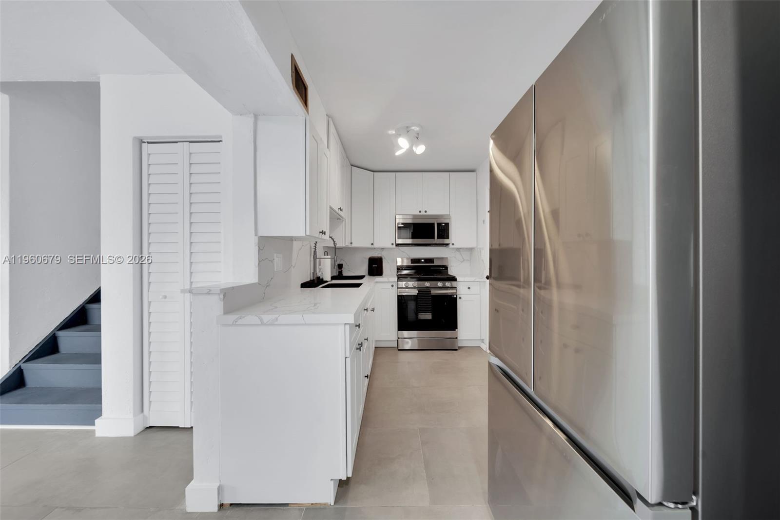 6900 N Kendall Dr #A303 Pinecrest, FL 33156