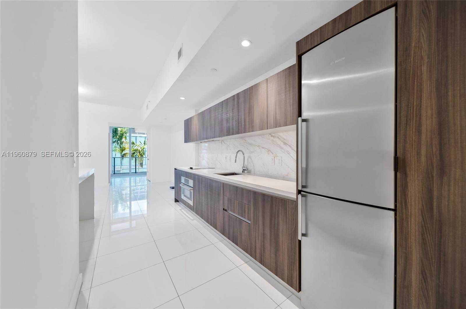 851 NE 1st Ave #204 Miami, FL 33132