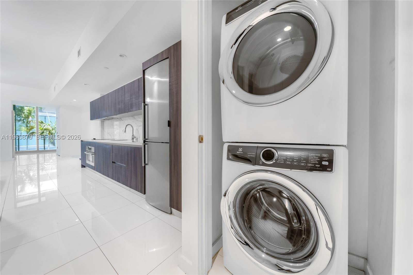 851 NE 1st Ave #204 Miami, FL 33132