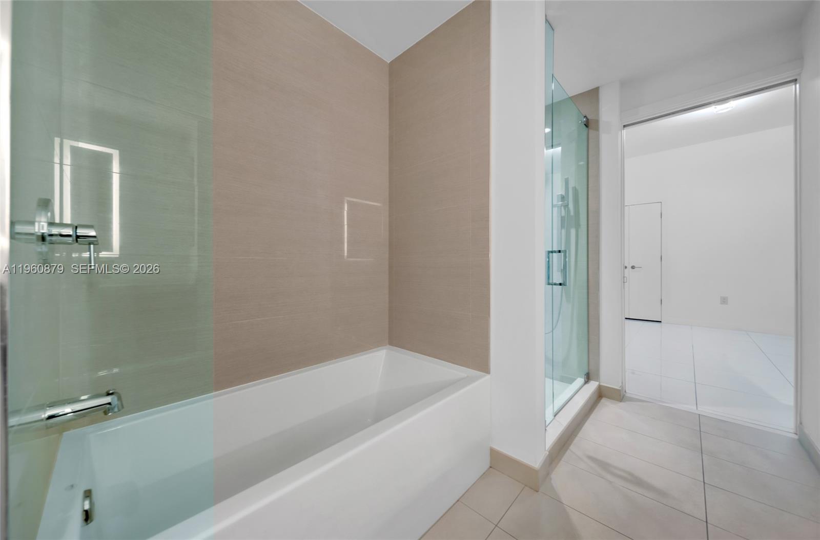 851 NE 1st Ave #204 Miami, FL 33132