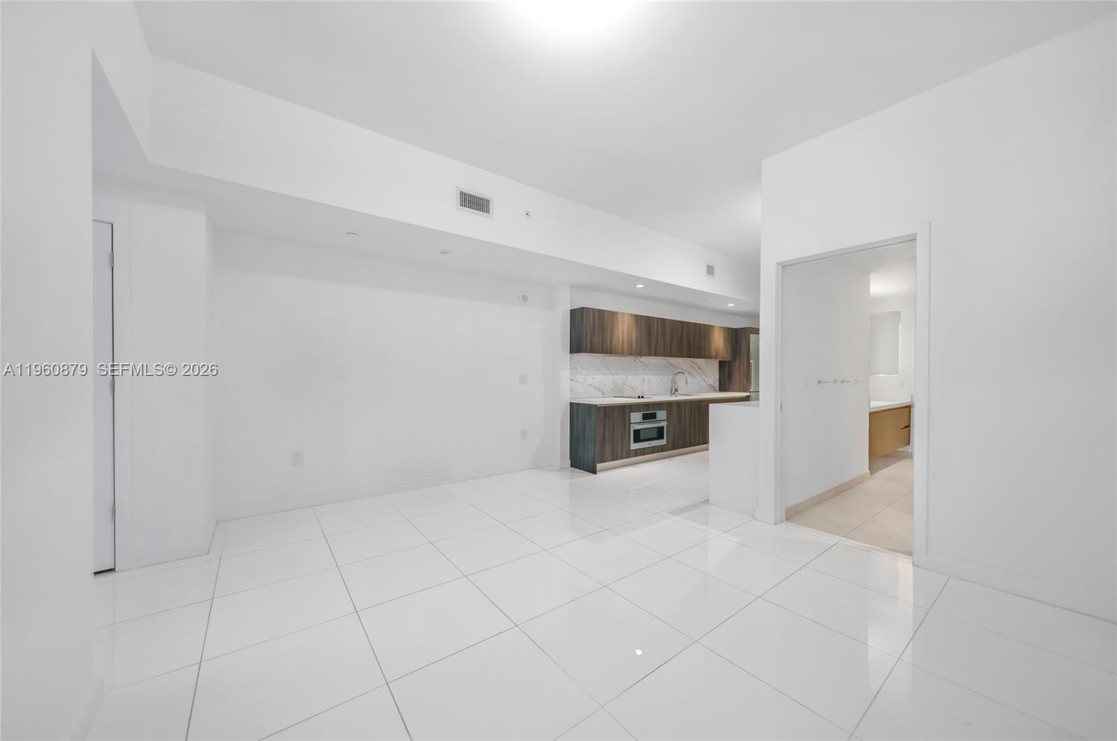 851 NE 1st Ave #204 Miami, FL 33132