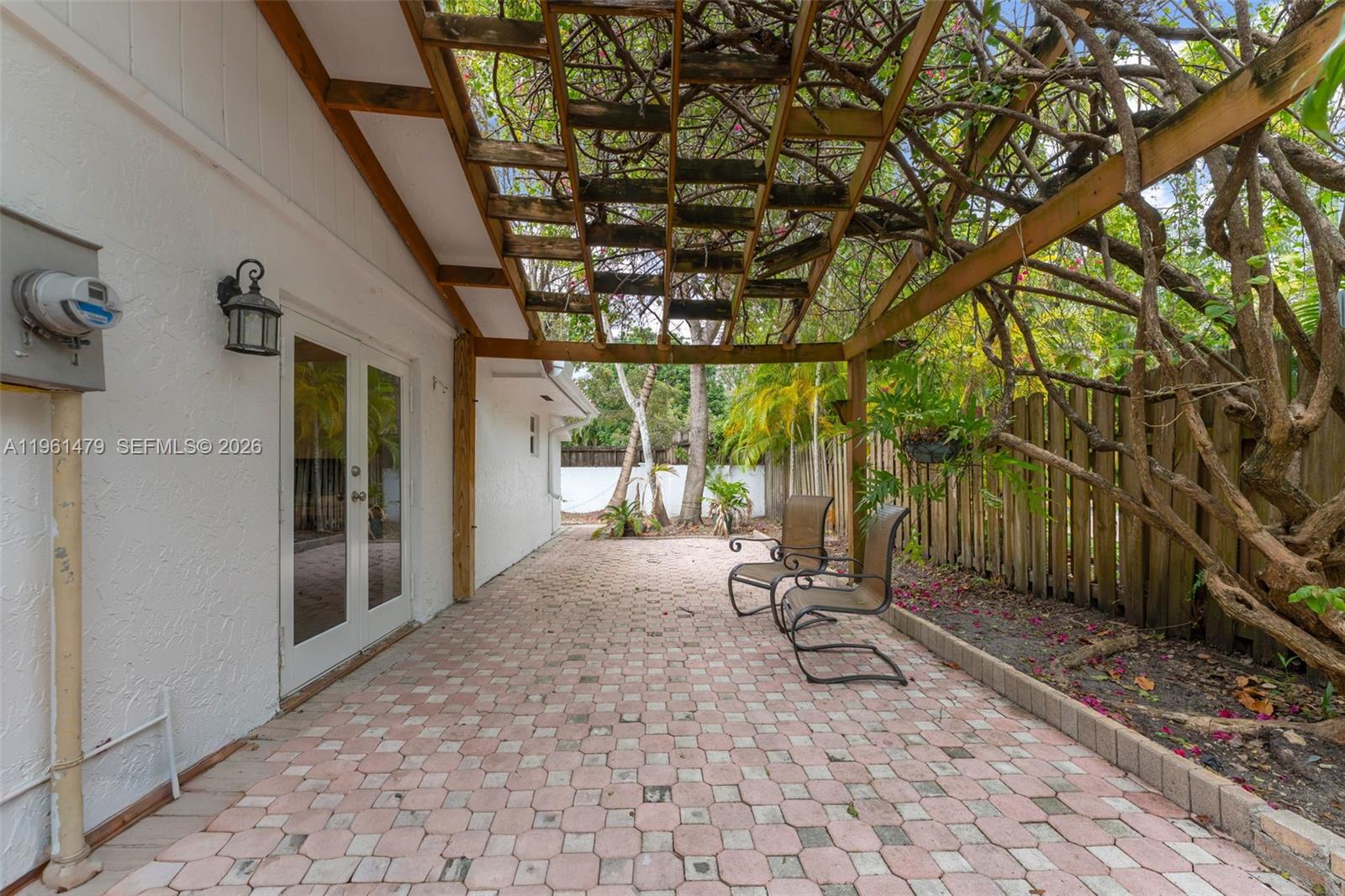 5961 SW 56th Ter South Miami, FL 33143