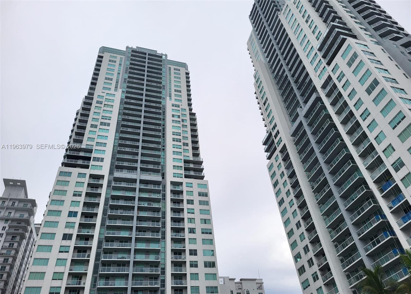 image Vizcayne South17