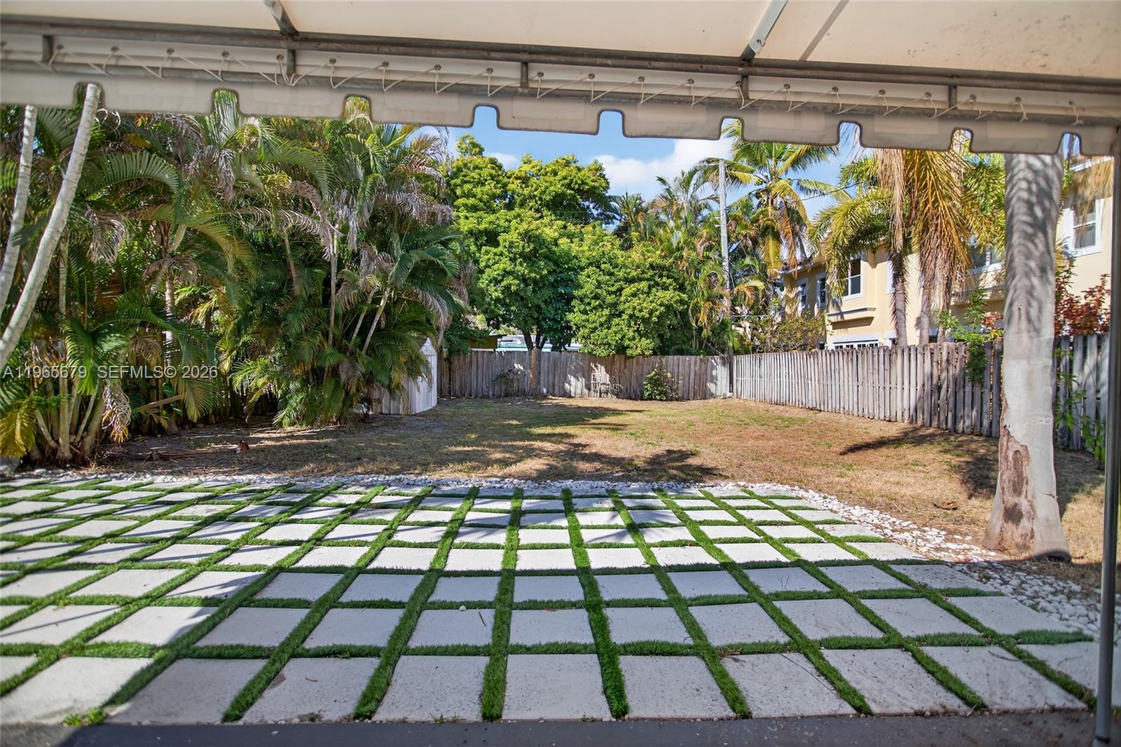 1113 N Victoria Park Rd Fort Lauderdale, FL 33304