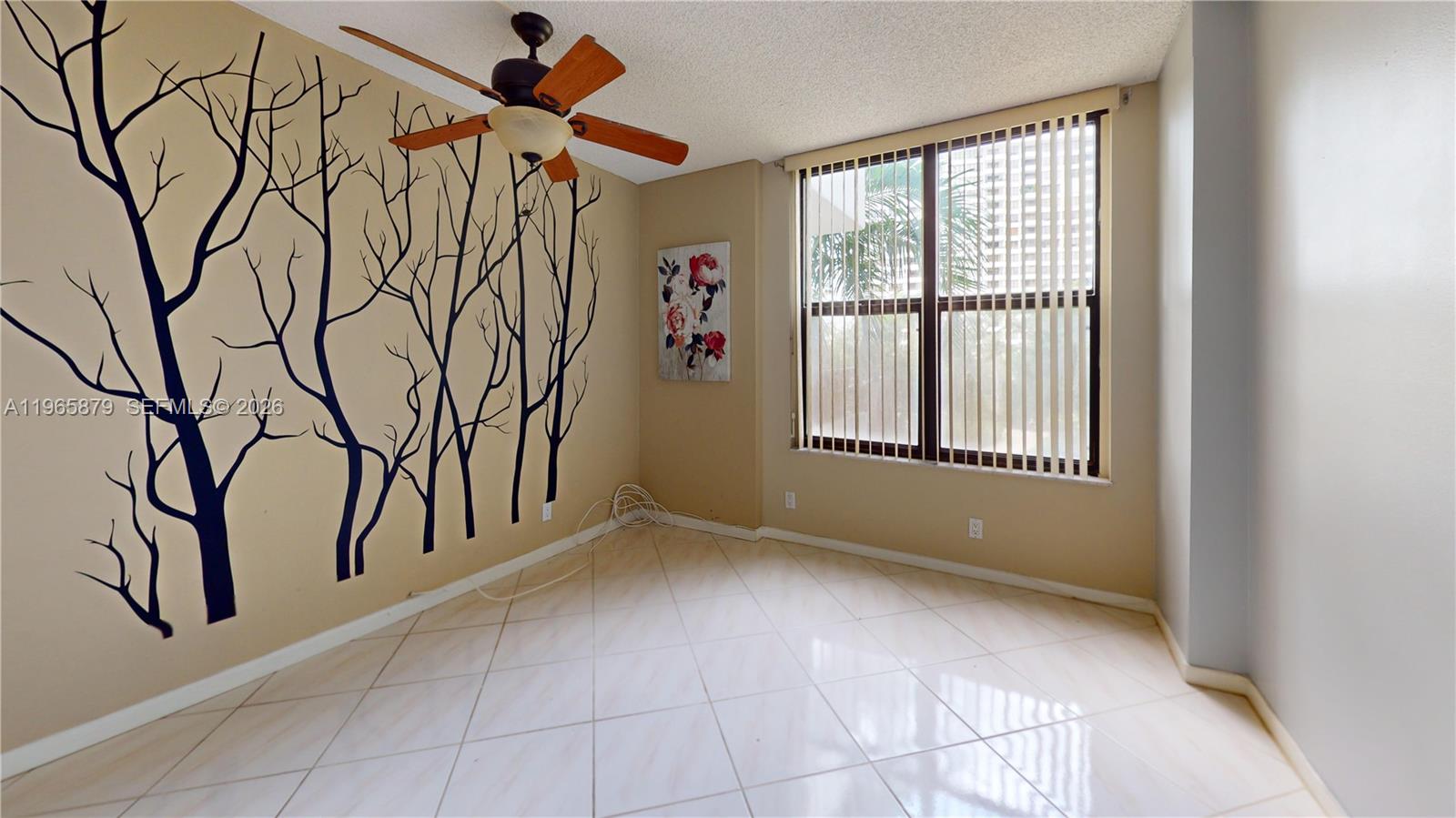 2500 Parkview Dr #417 Hallandale Beach, FL 33009