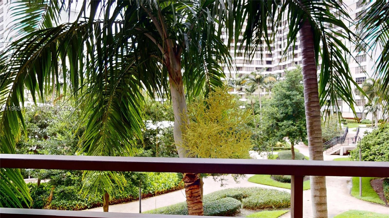 2500 Parkview Dr #417 Hallandale Beach, FL 33009