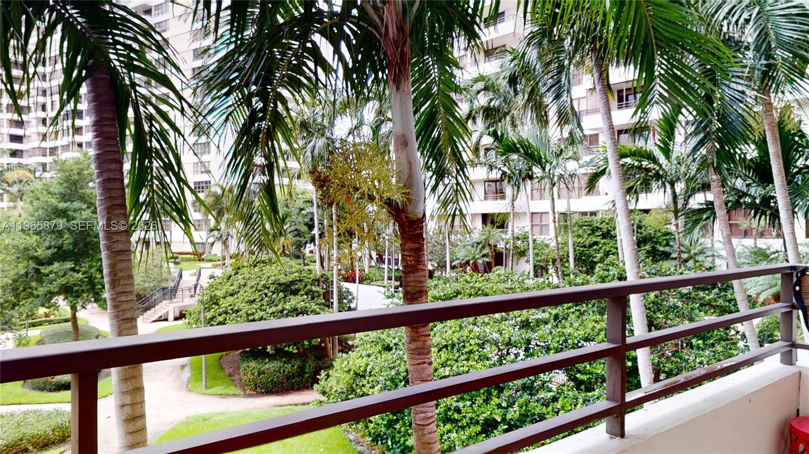 2500 Parkview Dr #417 Hallandale Beach, FL 33009